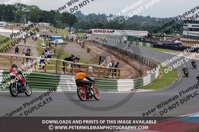 Vintage motorcycle club;eventdigitalimages;mallory park;mallory park trackday photographs;no limits trackdays;peter wileman photography;trackday digital images;trackday photos;vmcc festival 1000 bikes photographs